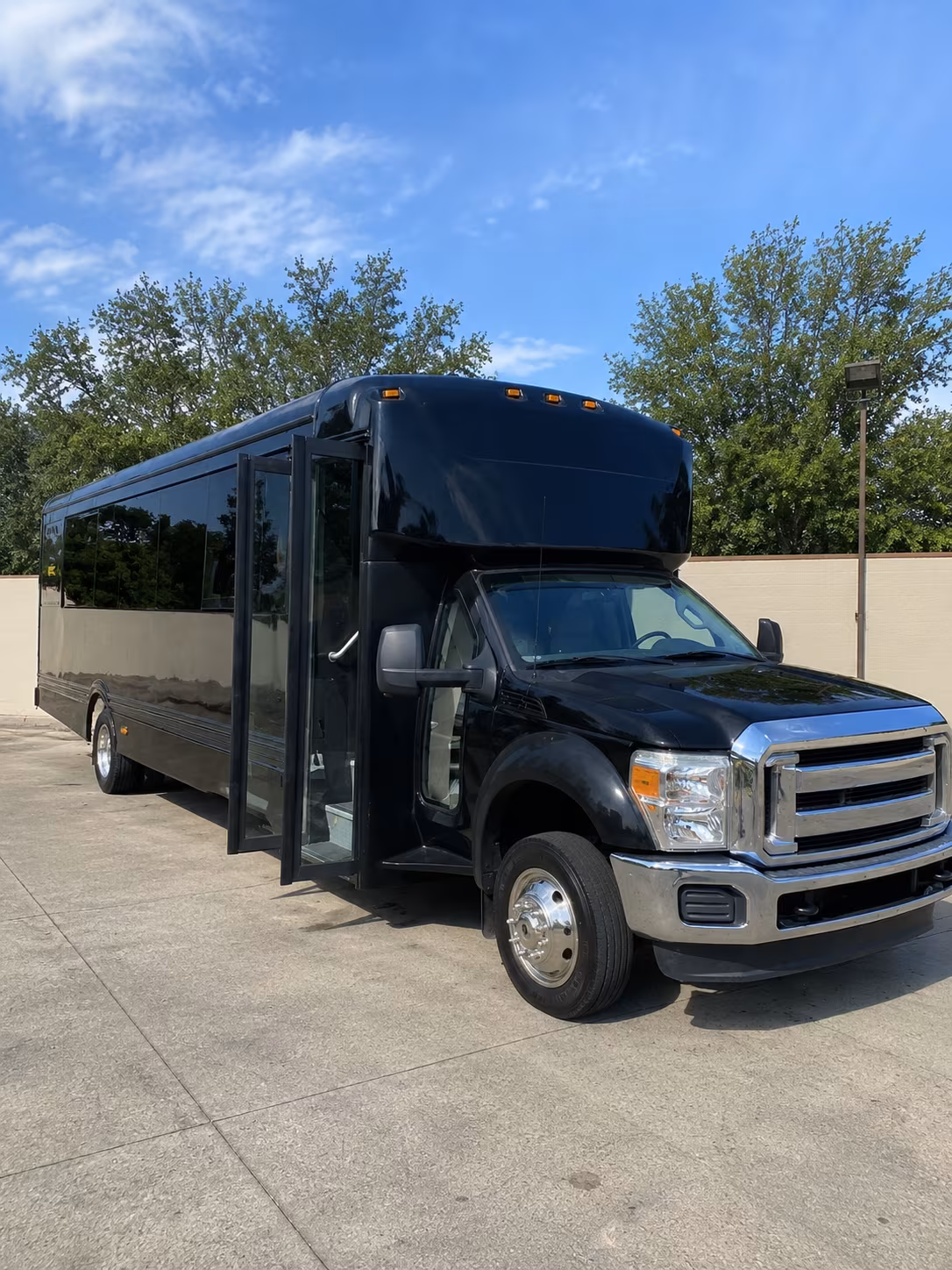 harlingen 20 passenger party bus